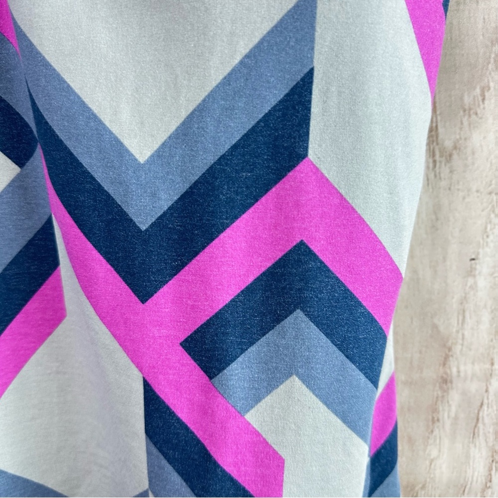 Nike Dri-fit Slim Fit Pink and Gray Chevron Racerback Tank Top - Picture 2 of 10